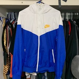 Nike windbreaker size L